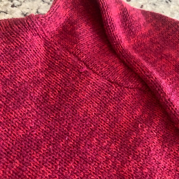 Red/Burgundy Heirloom Collection zip up cardigan sweater in medium Ramie Cotton - Picture 5 of 10